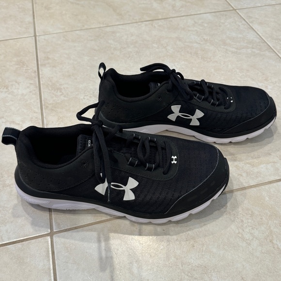 Men’s Under Armour UA Charged Assert Running Shoes Size 9 Wide Black and White - Picture 4 of 10